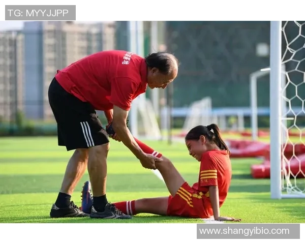 爷爷心中的足球英雄与我共同的热爱与回忆