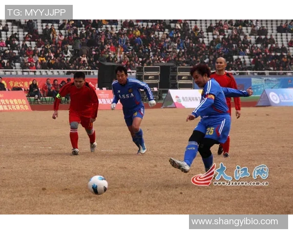 足球明星沉浸式训练视频揭秘如何提升球技与比赛表现的全新体验 足球明星沉浸式训练视频揭秘如何提升球技与比赛表现的全新体验